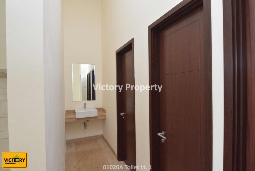 01020A Toilet Lt. 1