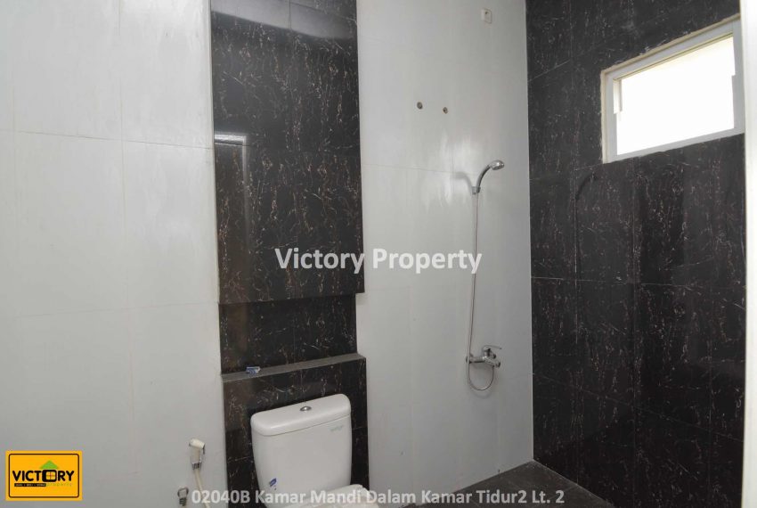 02040B Kamar Mandi Dalam Kamar Tidur2 Lt. 2