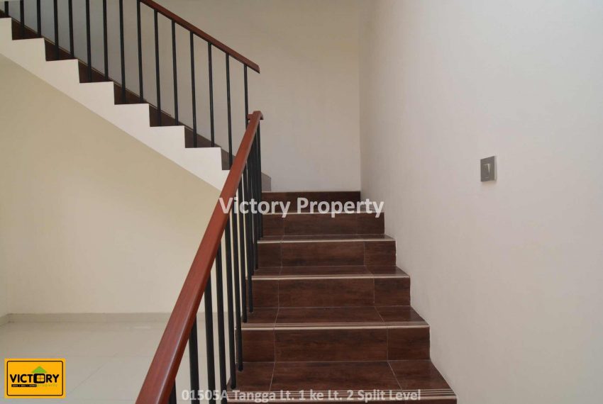 01505A Tangga Lt. 1 ke Lt. 2 Split Level